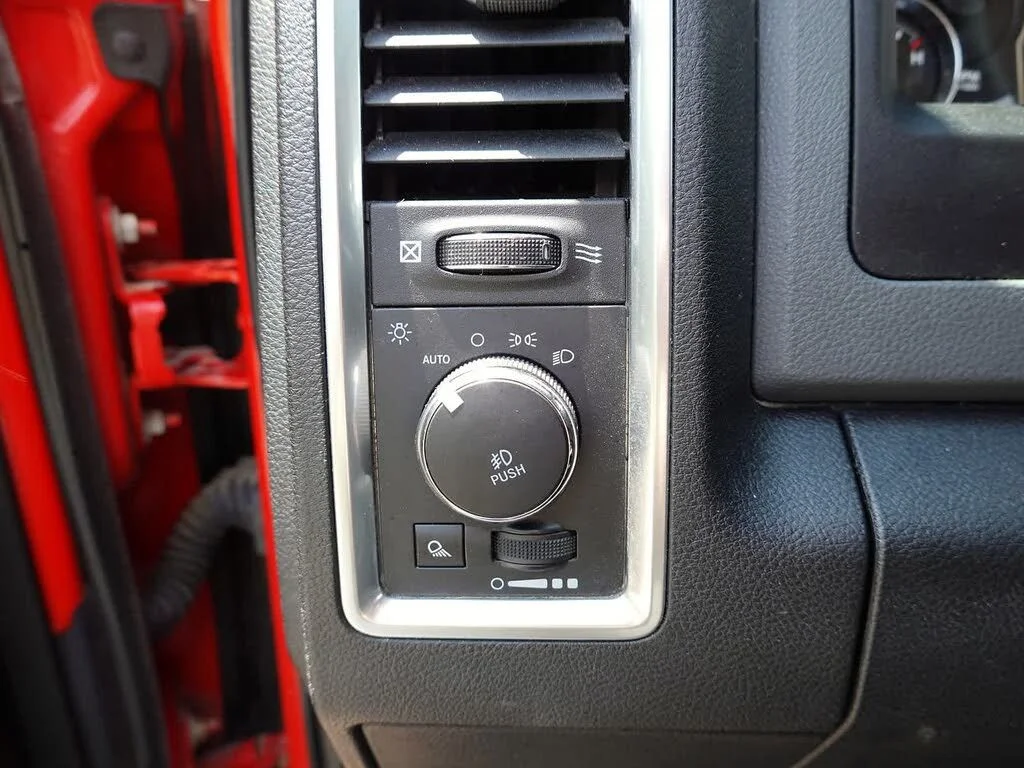 Used 2018 Red Ram SLT image 13