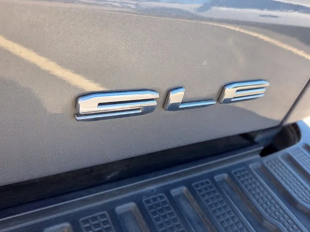 Used 2020 Gray GMC SLE image 7