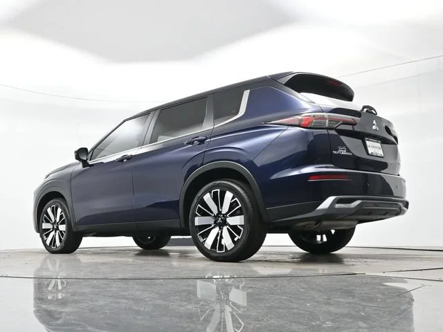 Used 2025 Cosmic Blue Met Mitsubishi SE image 27