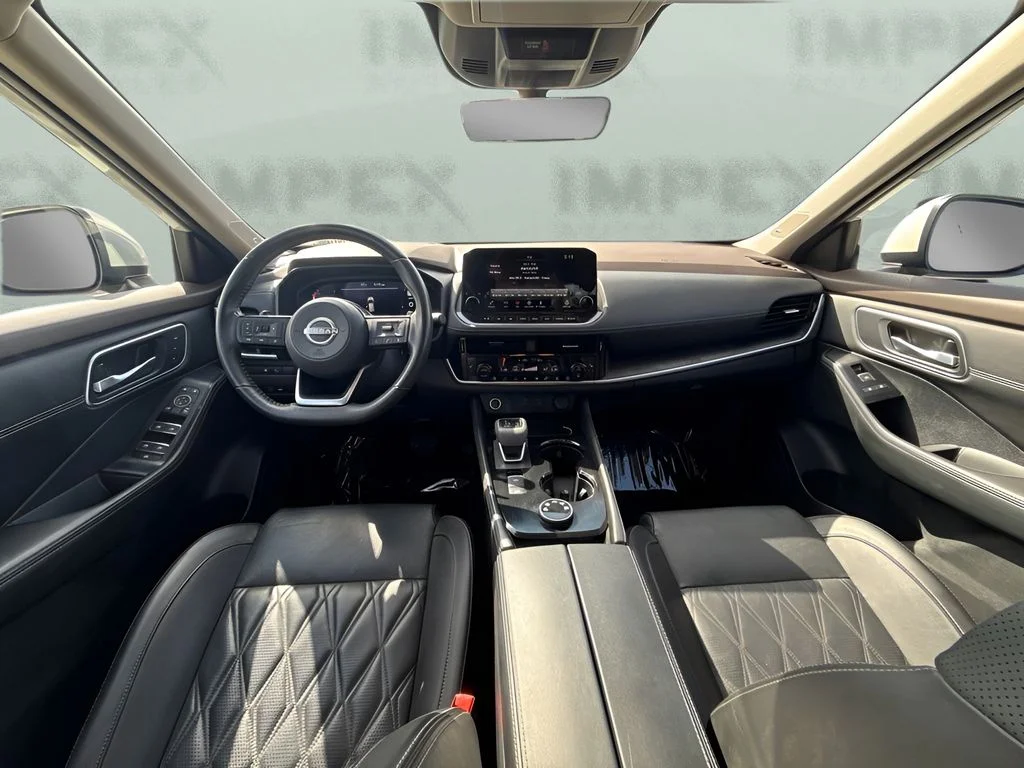 Used 2023 White Nissan Platinum image 12