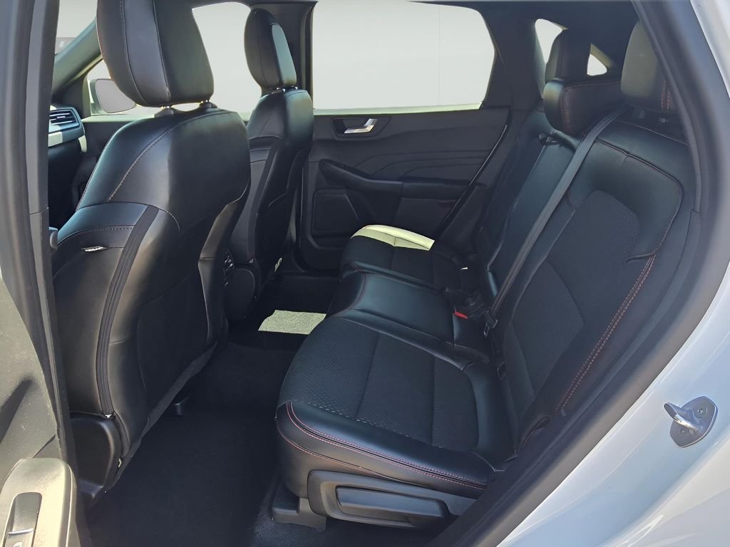 Used 2023 OXFORD WHITE Ford ST-Line Select image 14