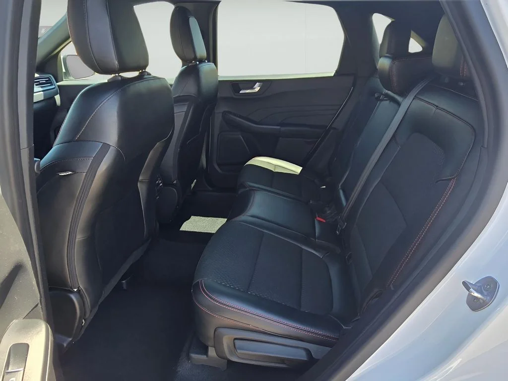 Used 2023 OXFORD WHITE Ford ST-Line Select image 14