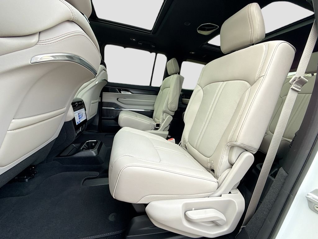 New 2026 Bright White Clear-Coat Exterior Paint Jeep Summit Obsidian image 31