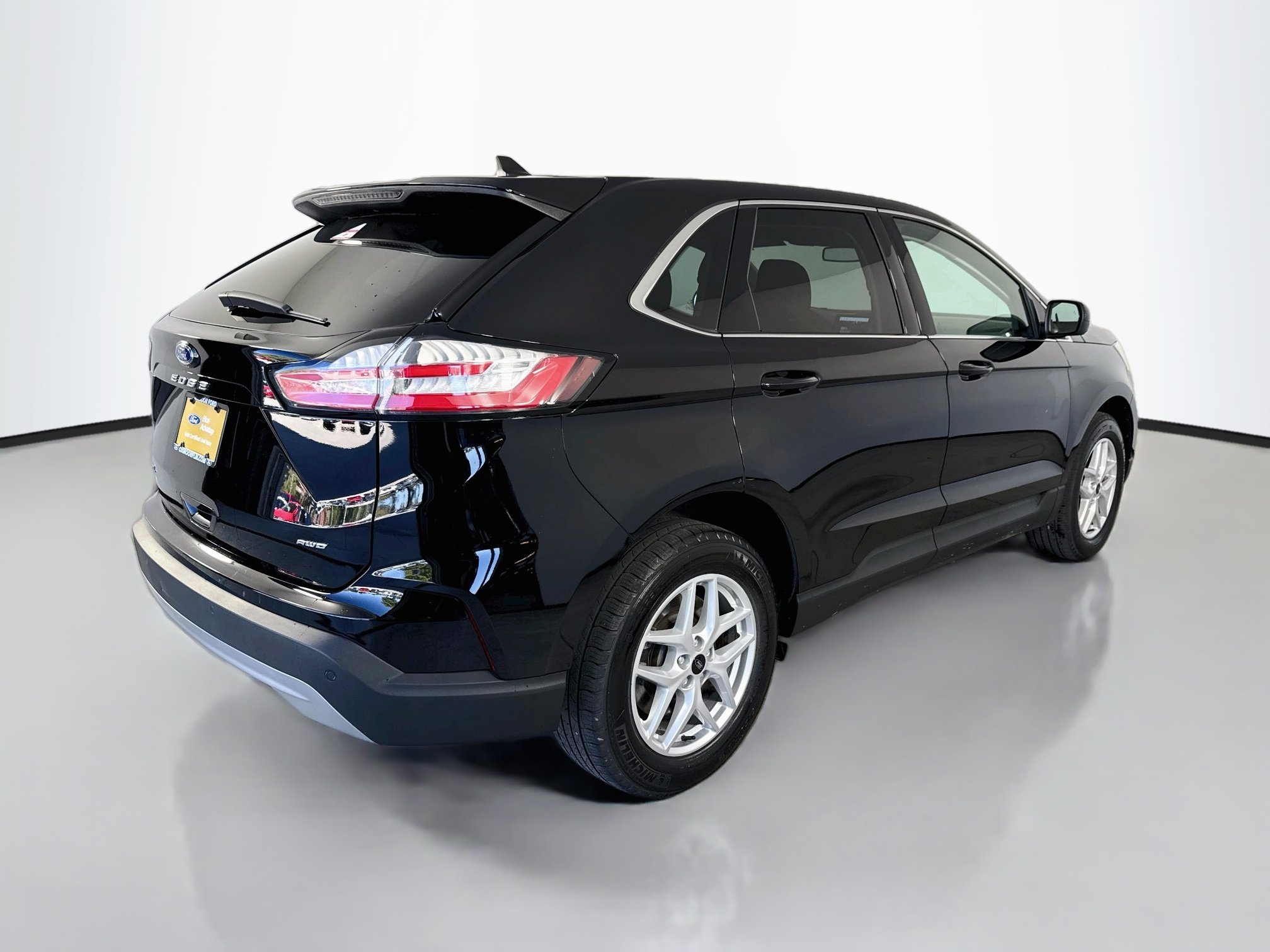 Used 2024 Agate Black Metallic Ford SEL image 7
