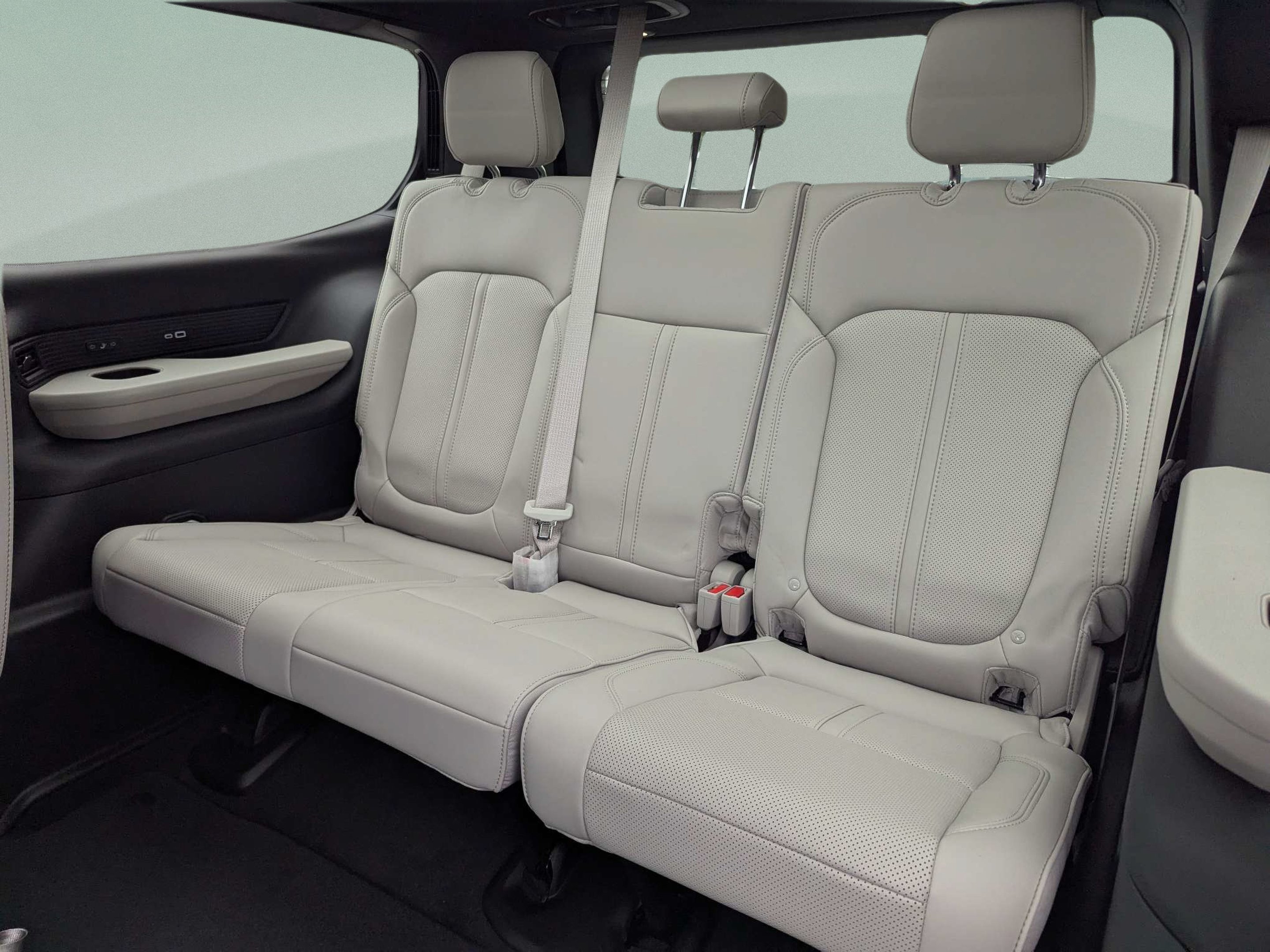 New 2026 Bright White Clearcoat Jeep Limited Reserve image 11