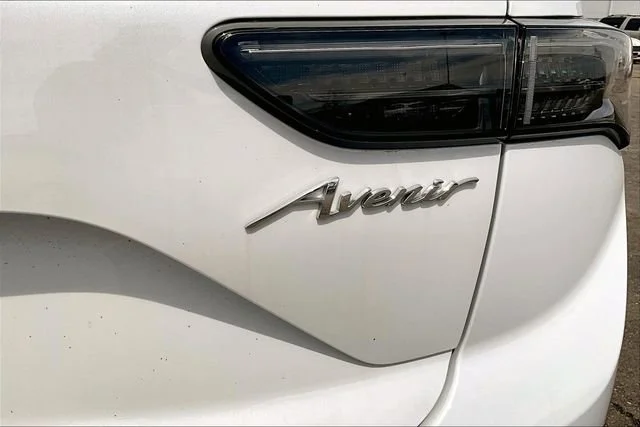 New 2026 Iridescent White Tricoat Buick Avenir image 9