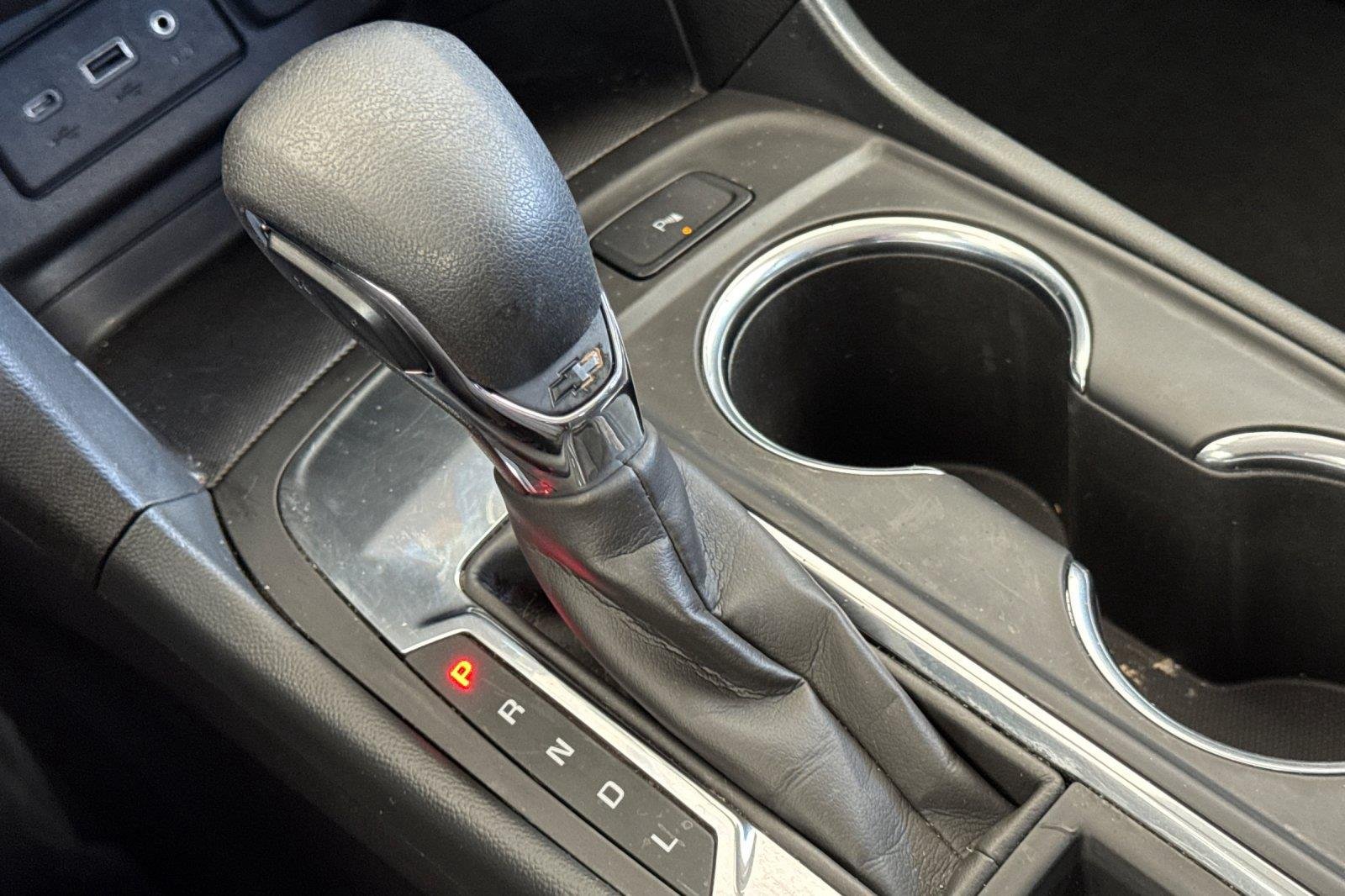 Used 2024 Sterling Gray Metallic Chevrolet LT image 21