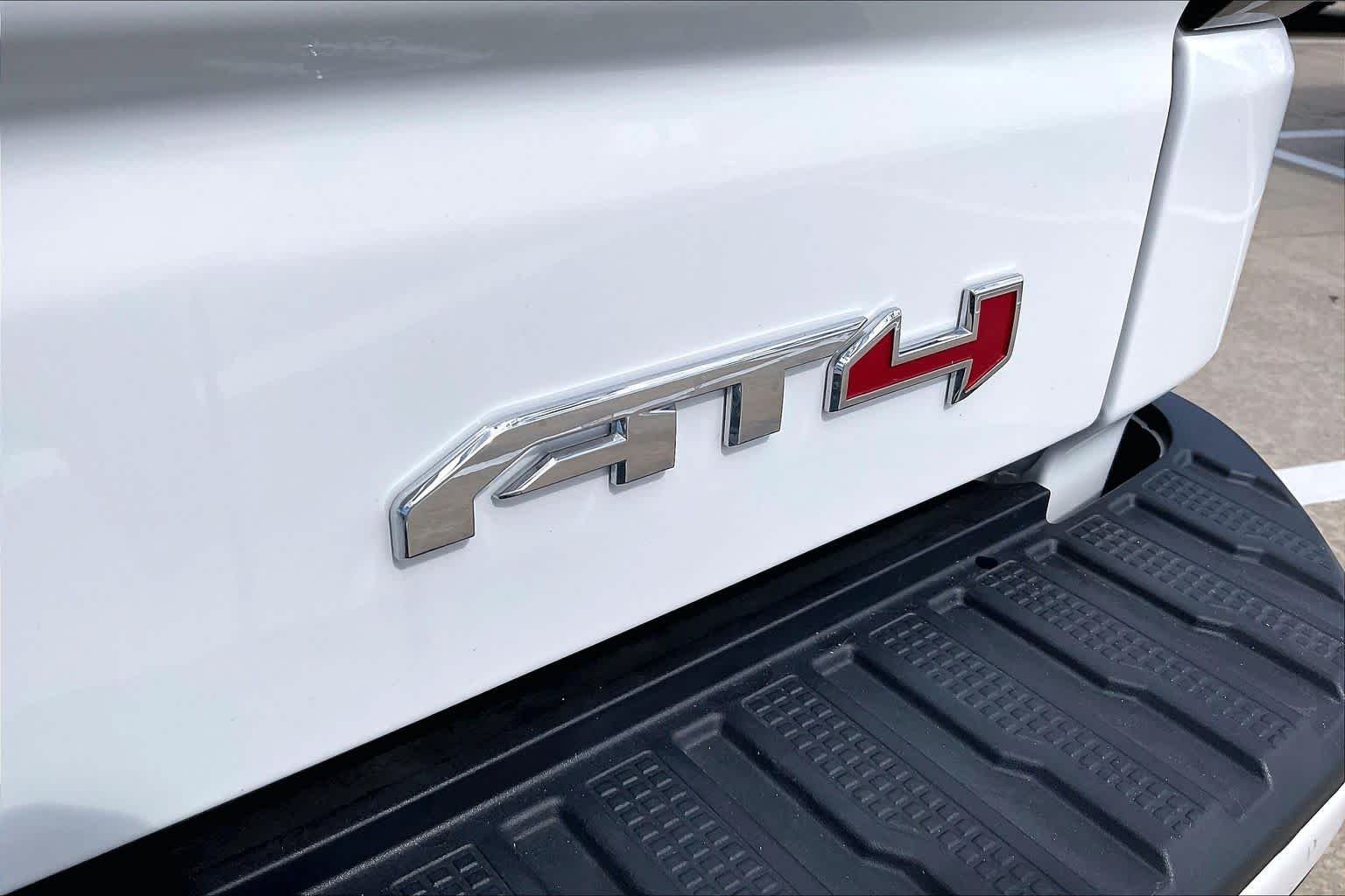 Used 2026 Summit White GMC AT4 image 10