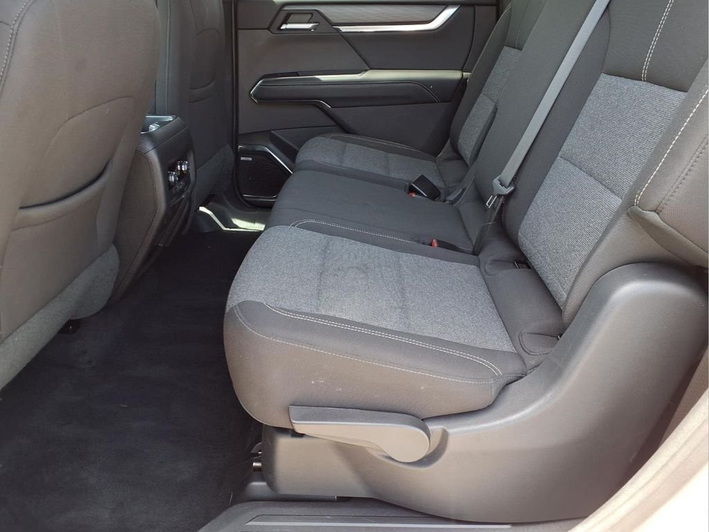 Used 2025 Summit White GMC Elevation image 22