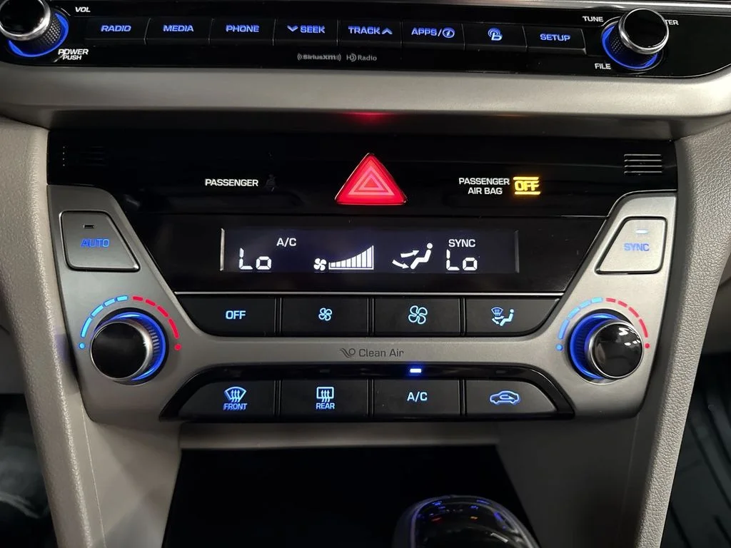 Used 2018 Phantom Black Hyundai Limited image 26