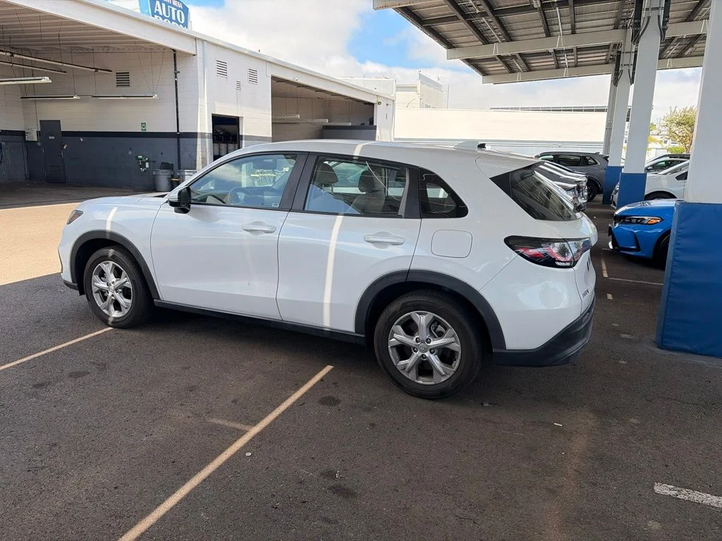 Used 2024  Honda LX image 8