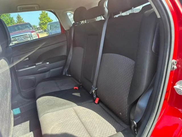 Used 2018 Red Mitsubishi 2.0 ES image 20