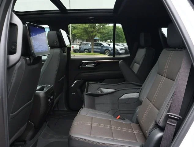 New 2026 Polar White Tricoat Chevrolet High Country image 27