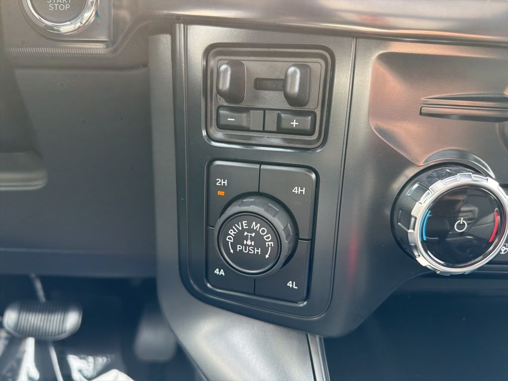 New 2026 Star White Metallic Tri-Coat Ford Lariat® image 33