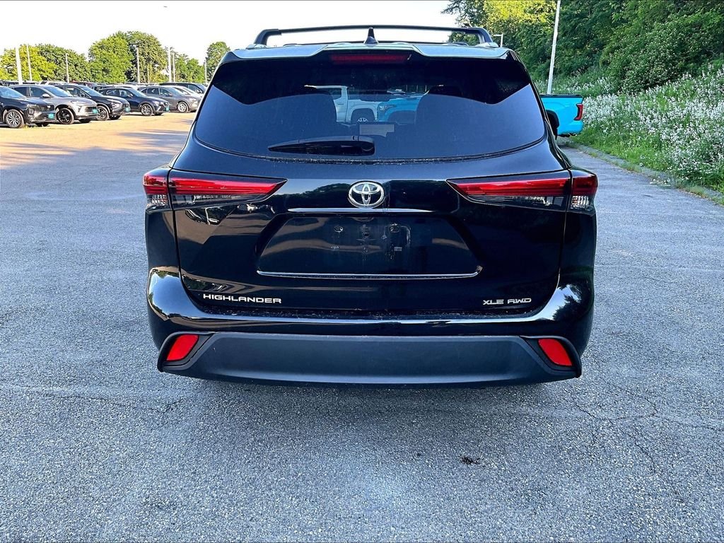 Used 2023 Black Toyota XLE image 10