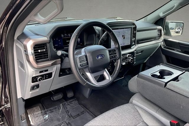 Used 2025 Agate Black Metallic Ford XLT image 38