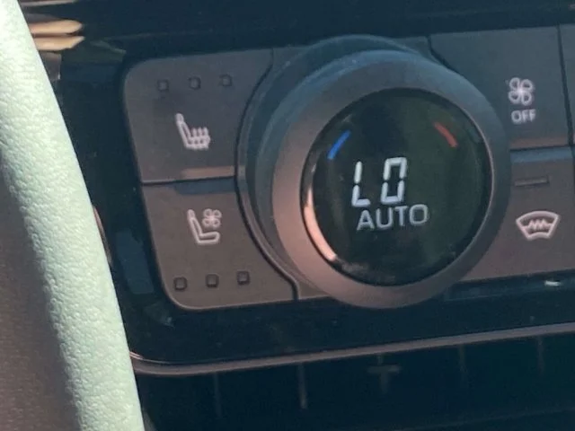 Certified Used 2025 Pearl Toyota Limited image 17
