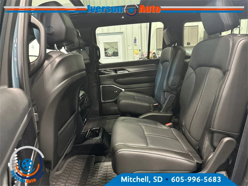 New 2026 Steel Blue Exterior Paint Jeep Upland image 25