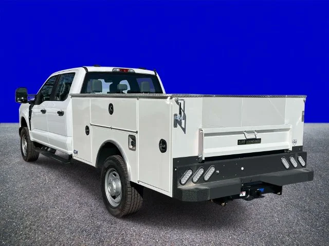 New 2027 Oxford White Ford F-350® XL image 5