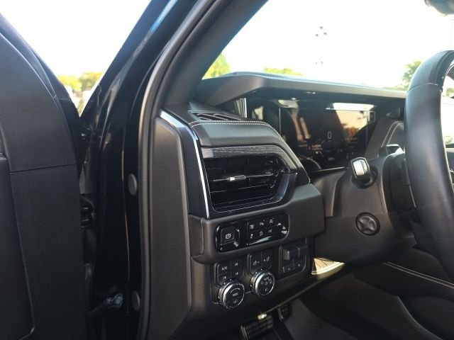Used 2025 Black GMC AT4 Ultimate image 17