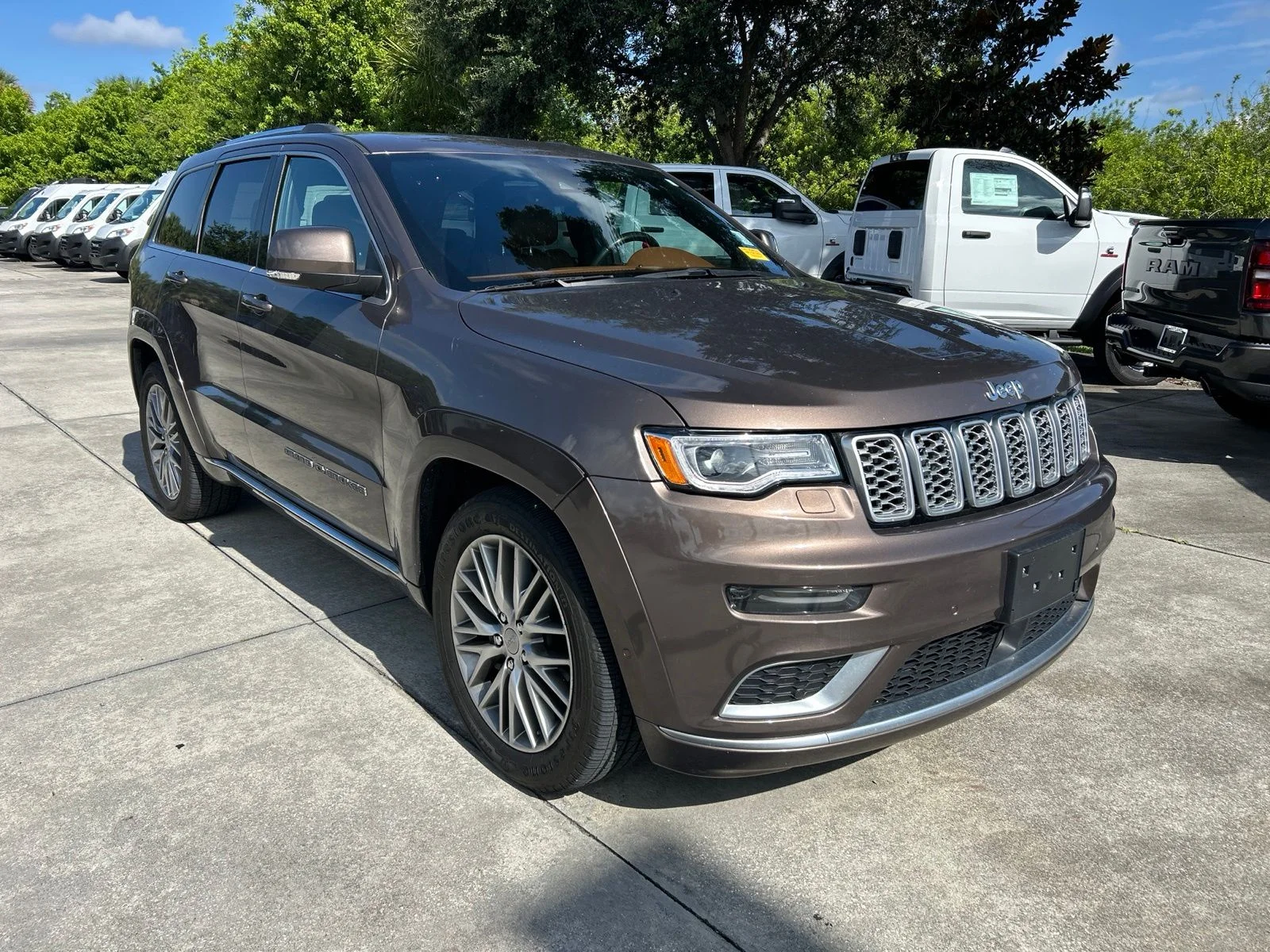 Used 2018 Brown Metallic Jeep Summit image 22