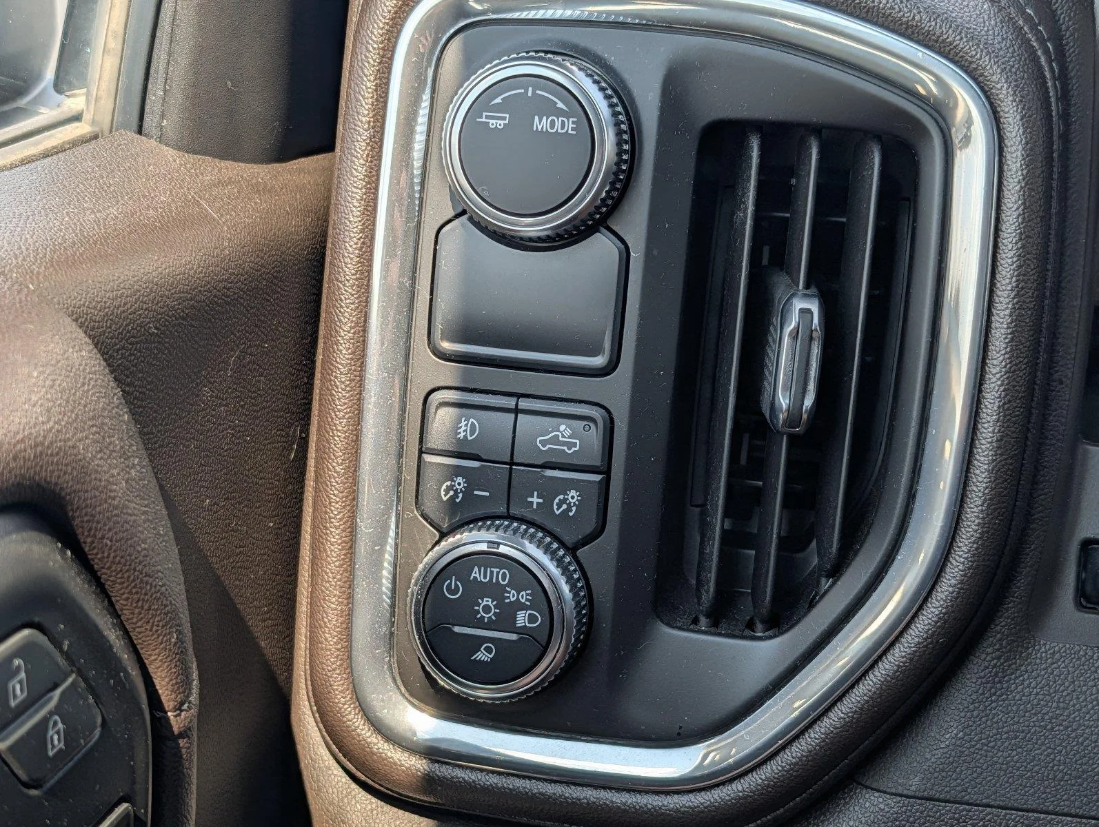 Used 2021 SATIN STEEL METALLIC GMC Denali image 26