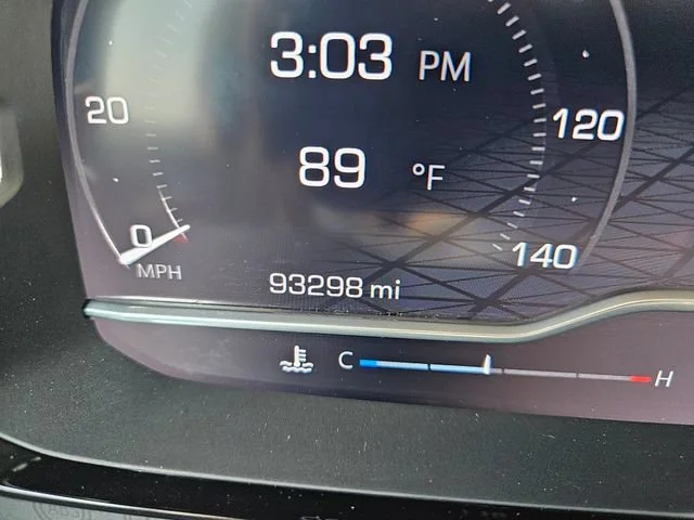 Used 2023 White Frost Tricoat GMC Denali image 16