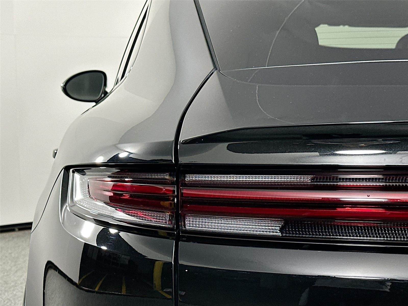 Certified Used 2025 Chromite Black Metallic Porsche S E-Hybrid Coupé image 16