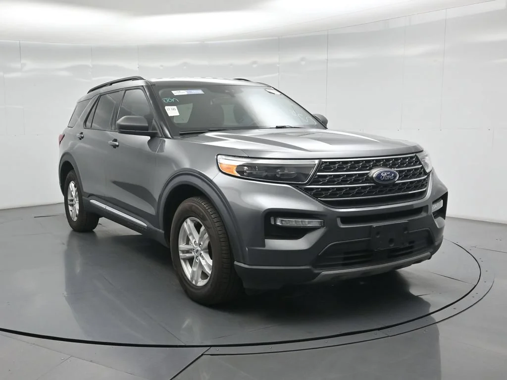 Certified Used 2023 Gray Ford XLT image 5