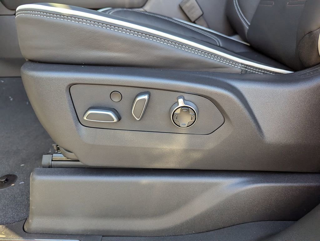 2026 GMC Sierra 1500 AT4X - Photo 9