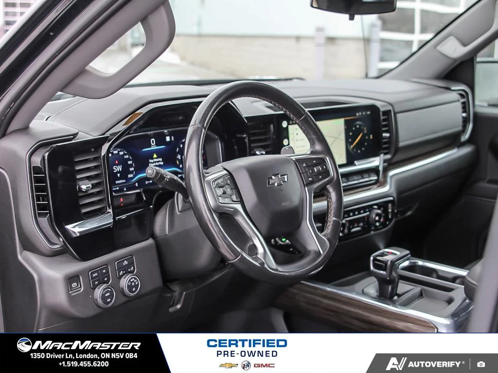 Used 2022  Chevrolet RST image 16
