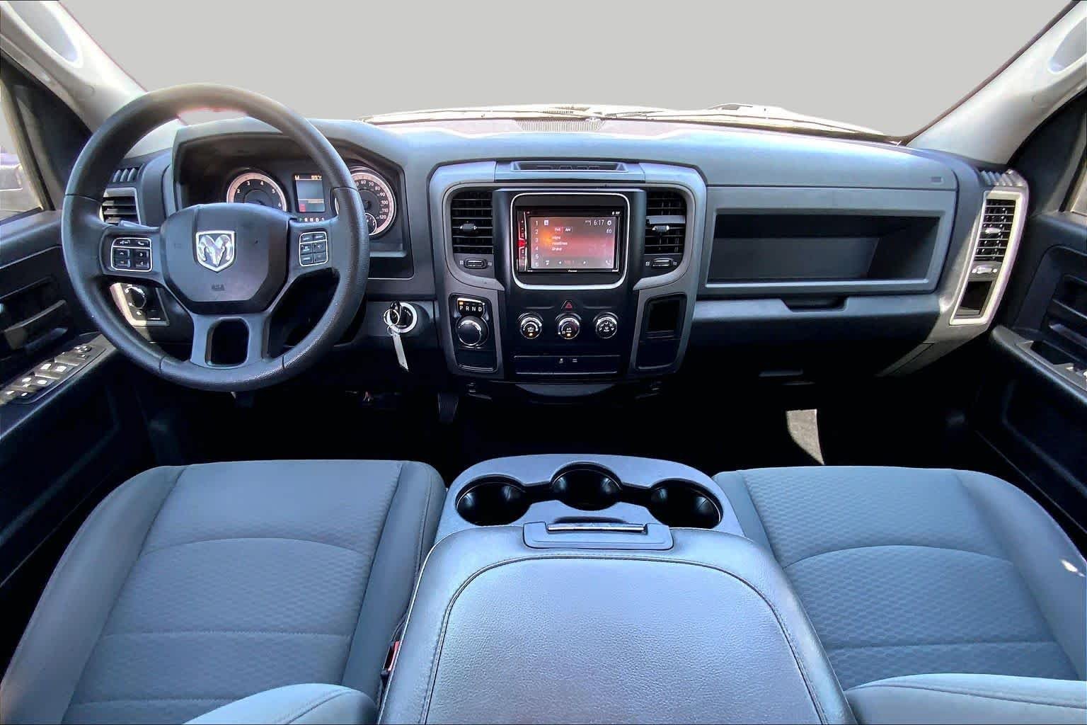 Used 2016 Brilliant Black Crystal Pearlcoat Ram Tradesman image 13