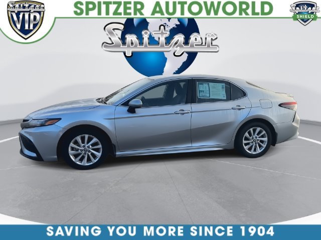 Used 2024  Toyota SE image 9