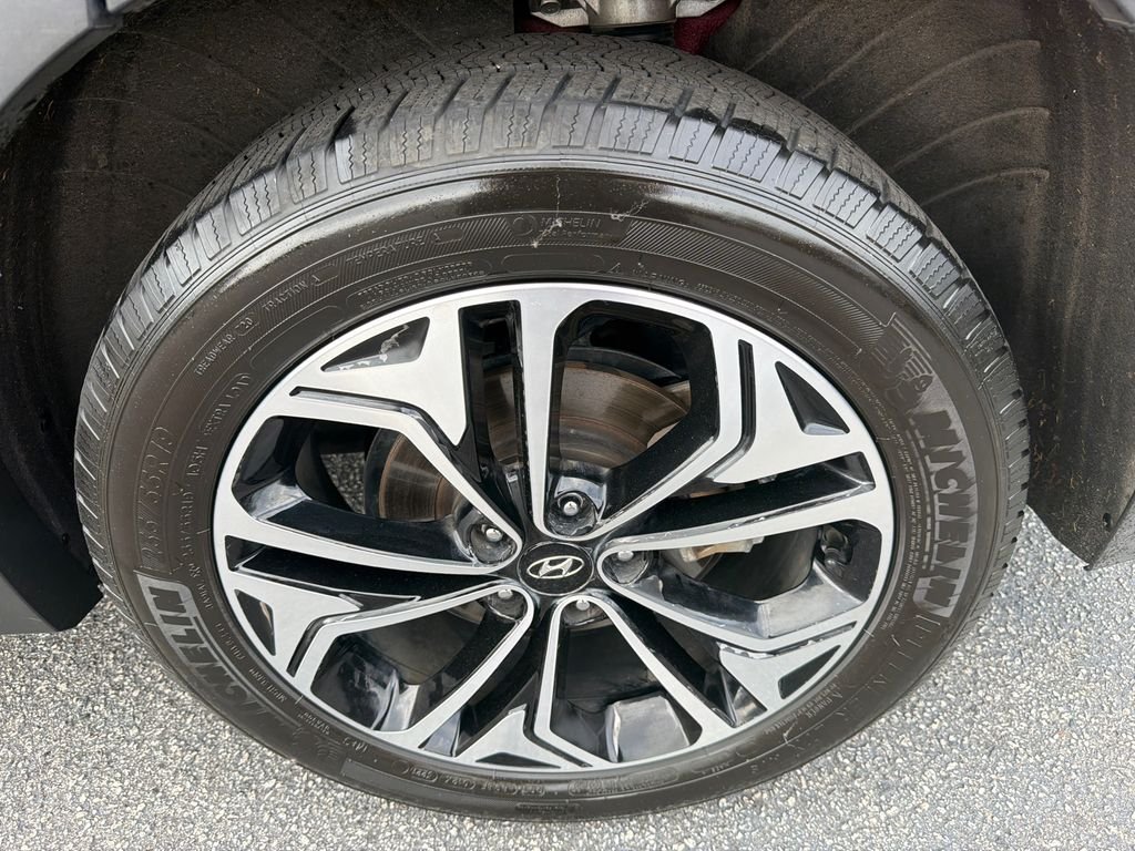 Used 2019 Red Hyundai Ultimate image 20