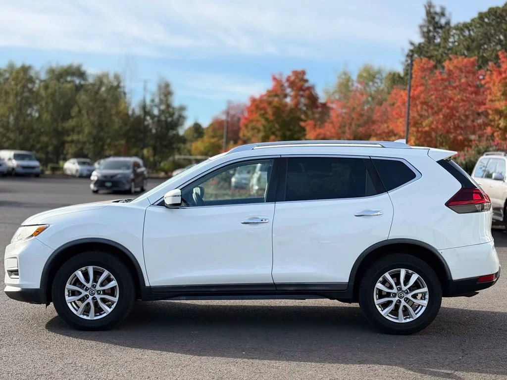 Pre-Owned 2018 Nissan Rogue SV 4D Sport Utility in Beaverton
