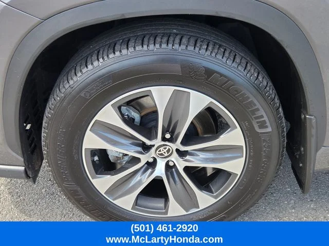 Used 2025 Magnetic Gray Metallic Toyota XLE image 20