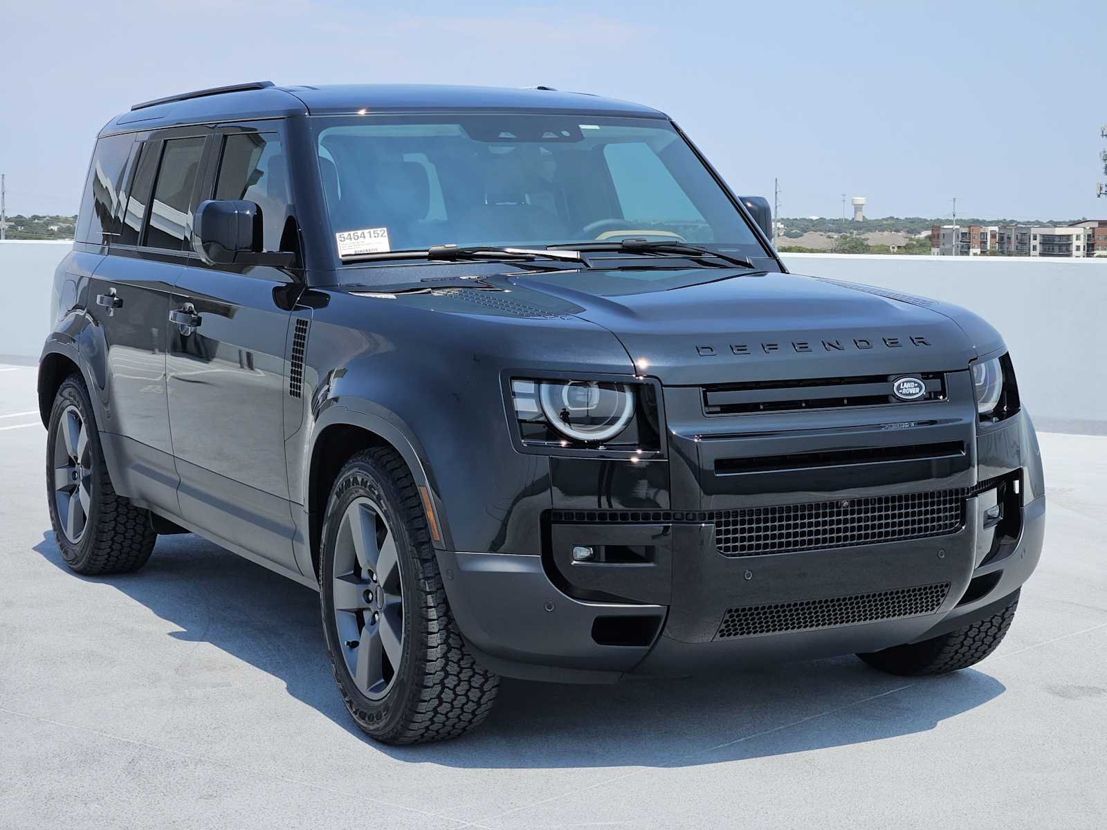 New 2026 Santorini Black LAND ROVER S image 3