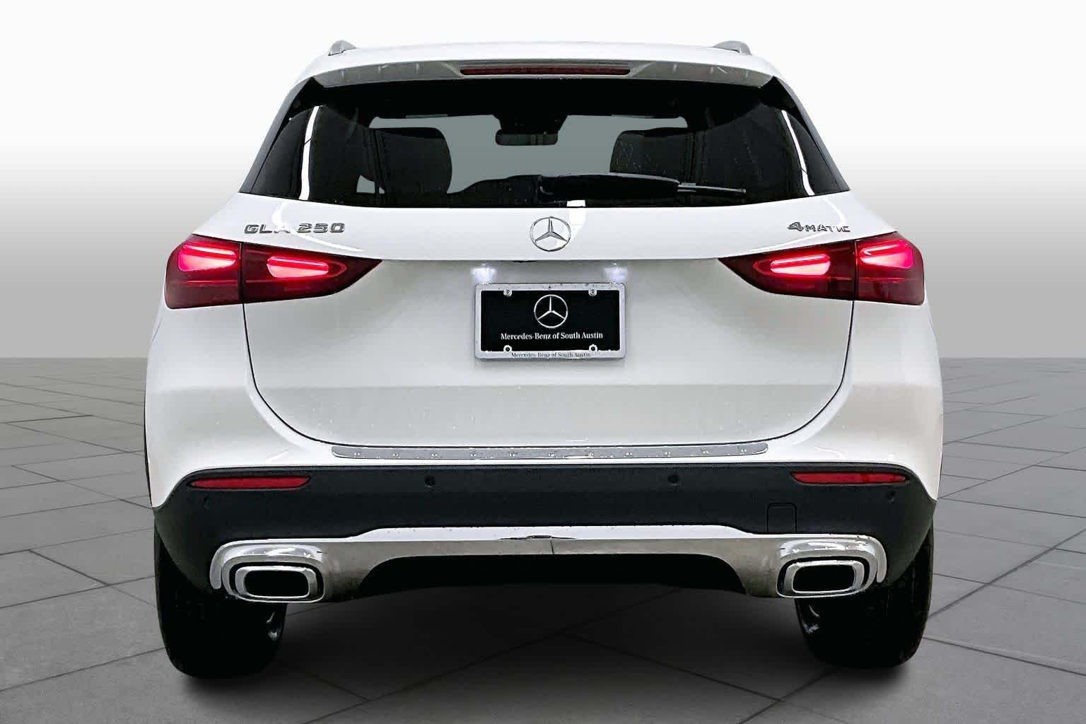 New 2026 Polar White Mercedes-Benz GLA 250 image 4