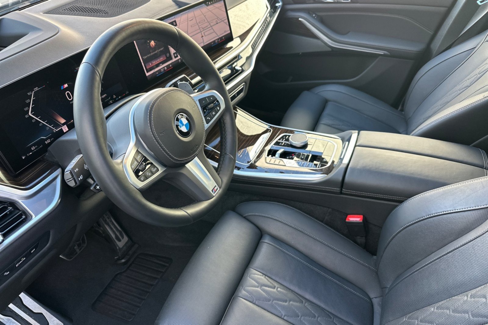 Used 2024 Black Sapphire Metallic BMW sDrive40i image 9