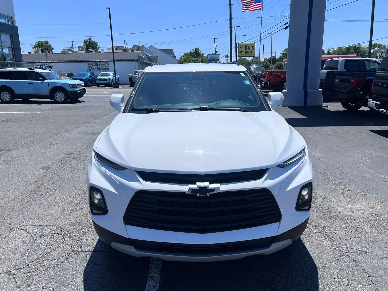 Used 2019 Summit White Chevrolet Base image 3