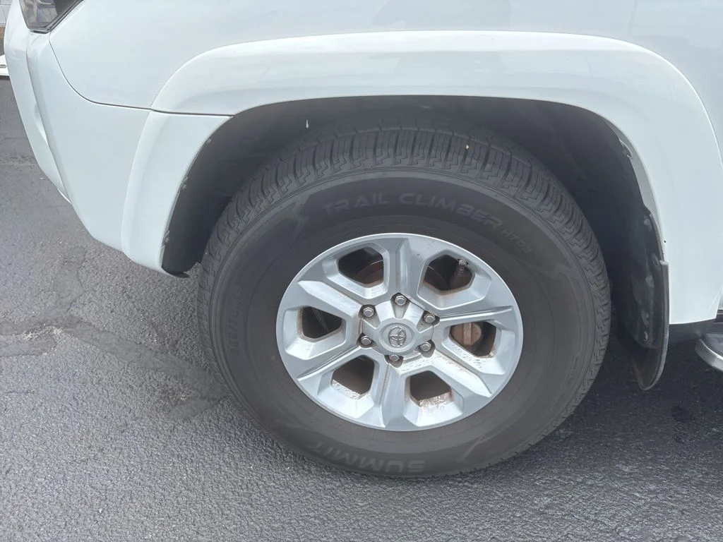 Used 2019 White Toyota SR5 Premium image 23
