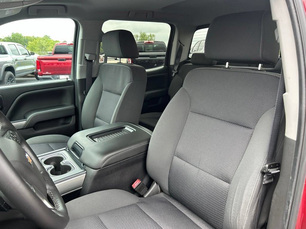 Used 2018 CAJUN RED TINTCOAT Chevrolet LT image 17