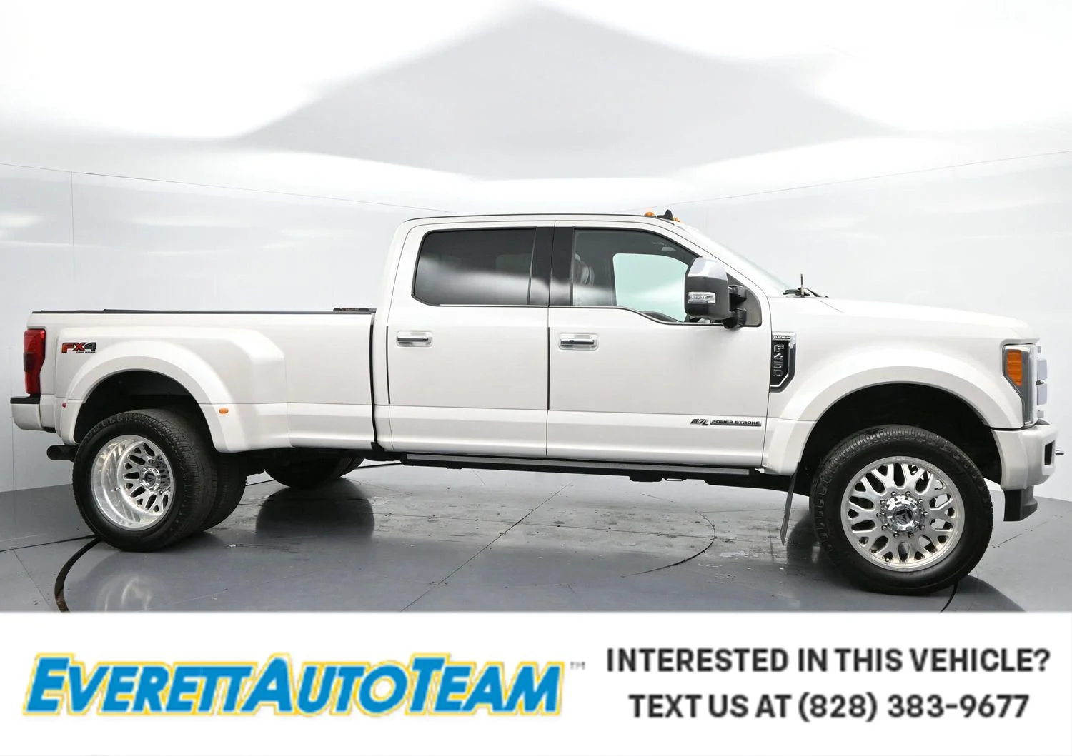 Used 2019 White Platinum Metallic Tri-Coat Ford Platinum image 1