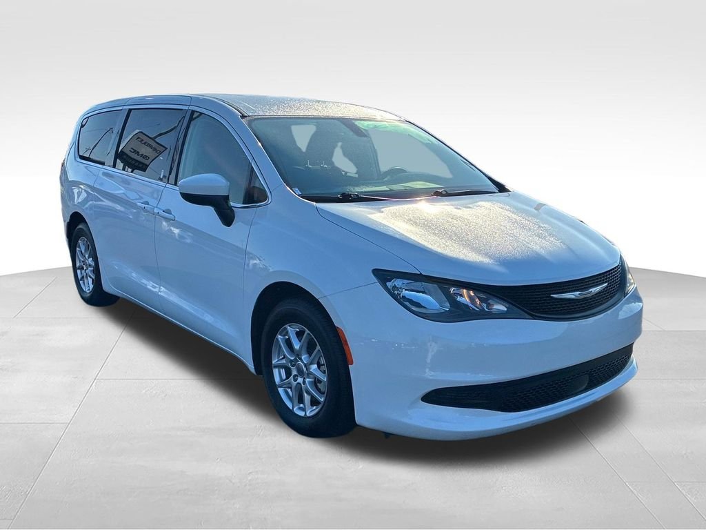 Used 2022 White Chrysler LX image 7