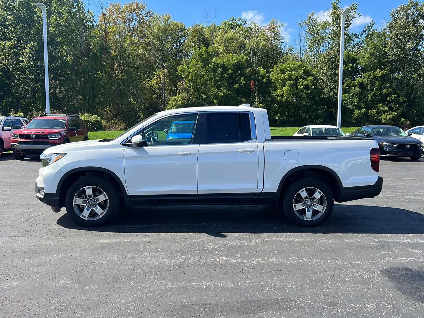 Used 2024 Platinum White Pearl Honda RTL image 19