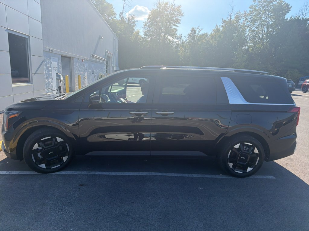 Used 2026 Aurora Black Pearl Kia EX image 4