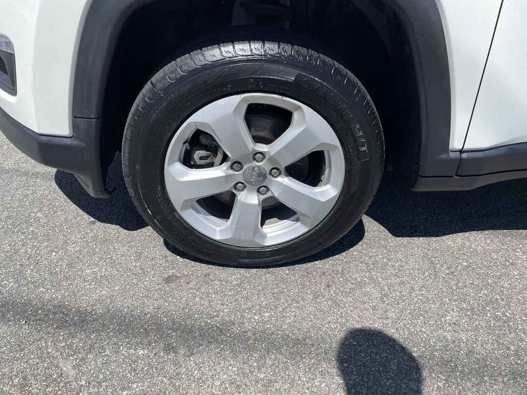 Certified Used 2021 White Jeep Latitude image 9