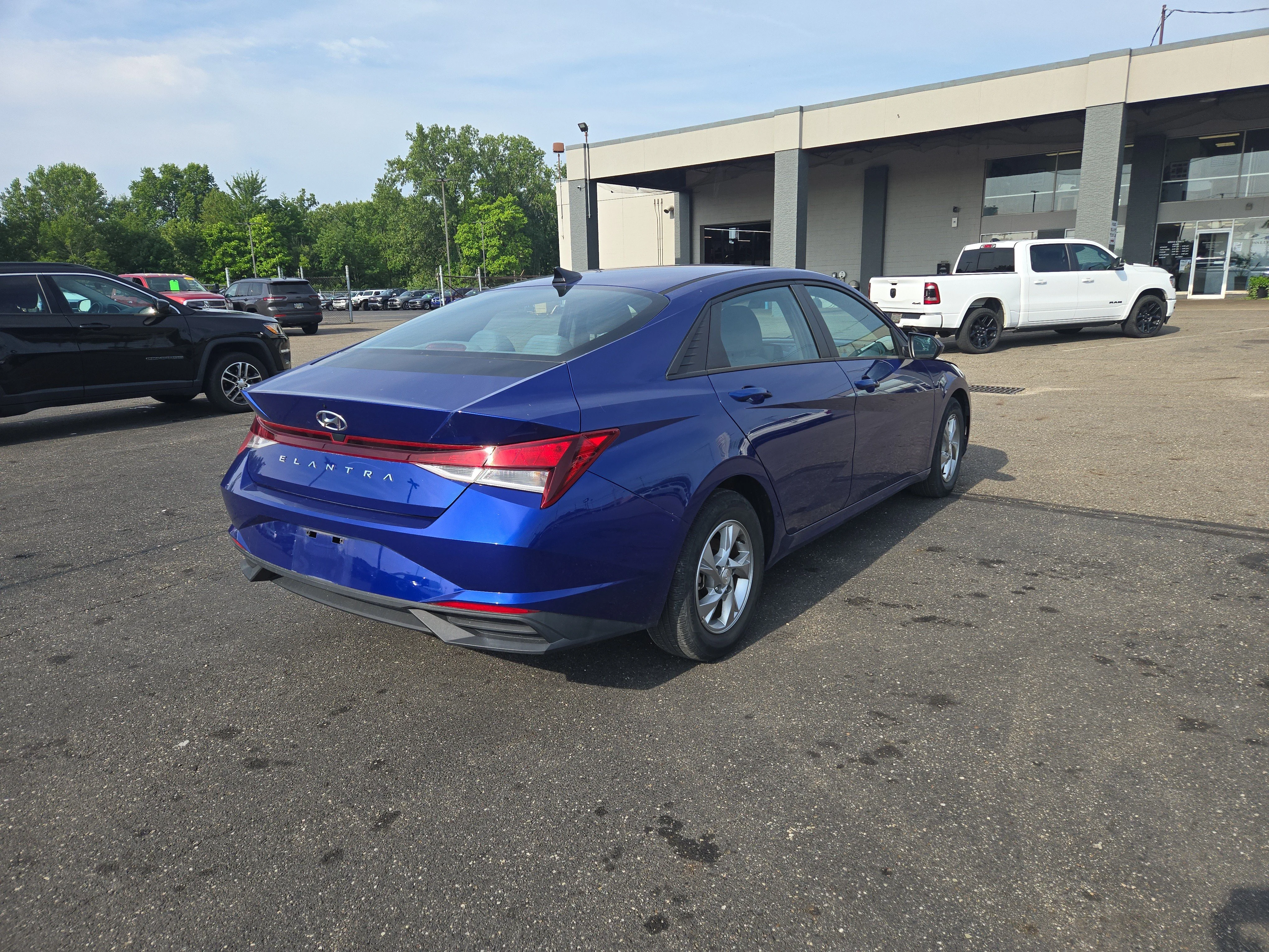 Used 2021 Intense Blue Hyundai SE image 5