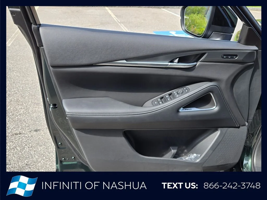 New 2027 DEEP EMERALD INFINITI Luxe AWD image 8