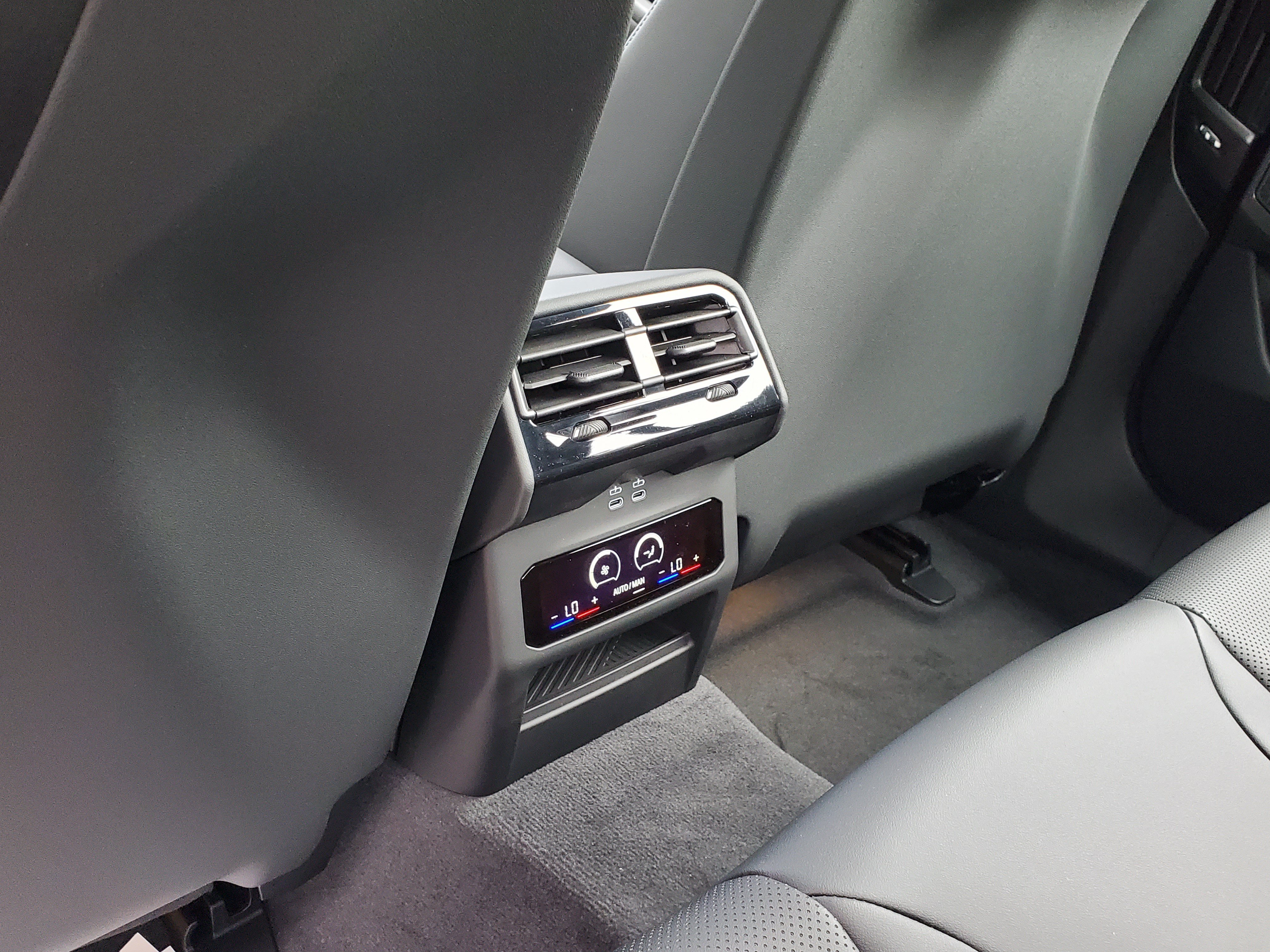 New 2027 Brooklyn Grey Metallic BMW 530i image 11
